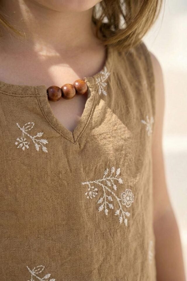 Kız Çocuk Nakışlı Bluz ve Şort Takım