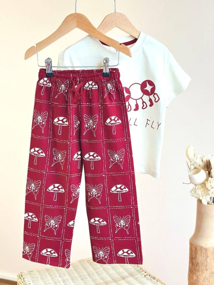 Kız Çocuk Tırtıl Kelebek ve Mantar Baskılı Tişört ve Pantolon Takım